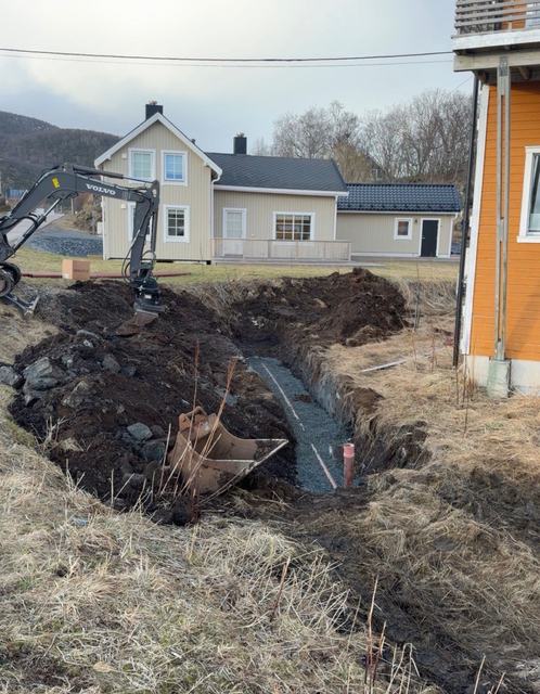 Drenering og grunnarbeid ved bolighus i Vesterålen utført av Husby Maskin